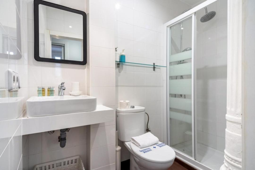 2 Bedrooms 2 Bathrooms Furnished - Malasana - Bright Stylish - Mintystay Madrid Exterior foto