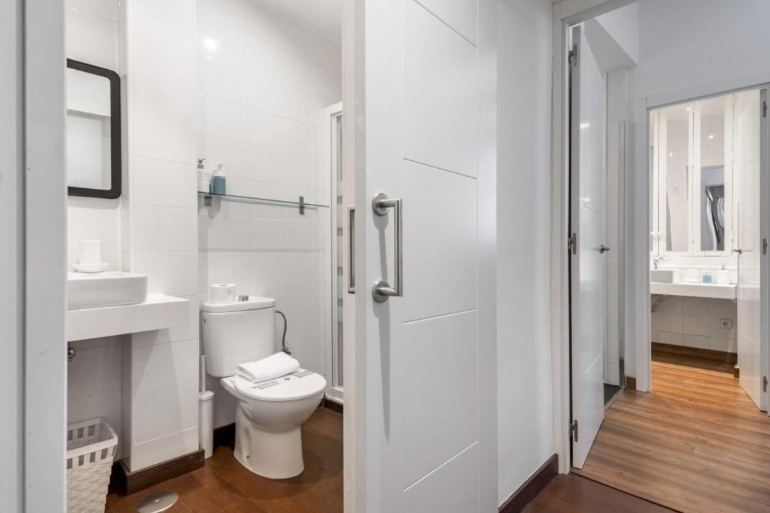 2 Bedrooms 2 Bathrooms Furnished - Malasana - Bright Stylish - Mintystay Madrid Exterior foto
